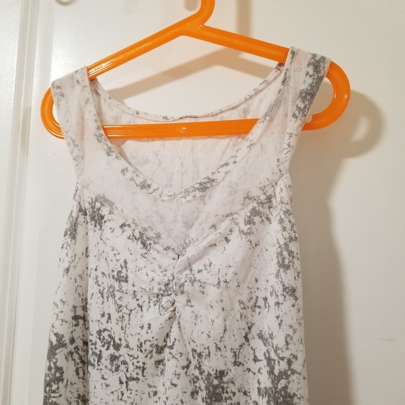 Top - Picture 2 of 4